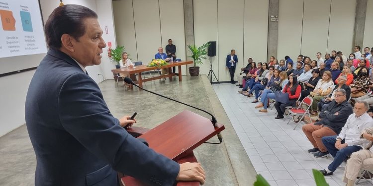Ministro Rivera dice calidad humana en sector salud inicia con la confianza médico-paciente