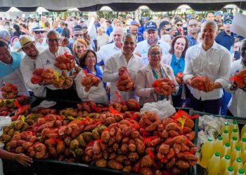 Con gran éxito inicia en Santiago Feria “Navidad del Cambio con el Inespre”