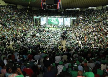 Fuerza del Pueblo cierra sus actividades del 2022 con multitudinario acto en Santiago