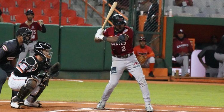 Remontada de Gigantes en casa ajena deja tendido a Toros 9-7