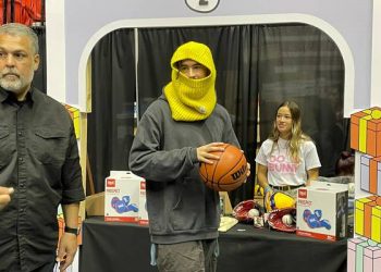 ¡Feliz Navidad! Bad Bunny entrega más de 25,000 regalos a niños en Puerto Rico