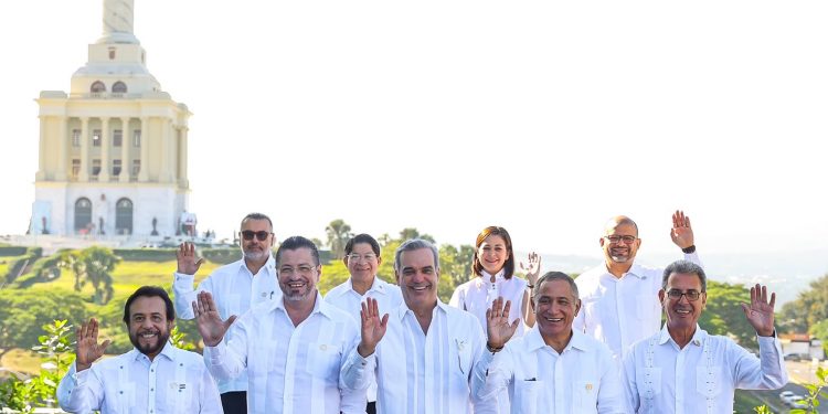 SICA apoya la petición de RD a la comunidad internacional para ayudar a Haití a superar crisis