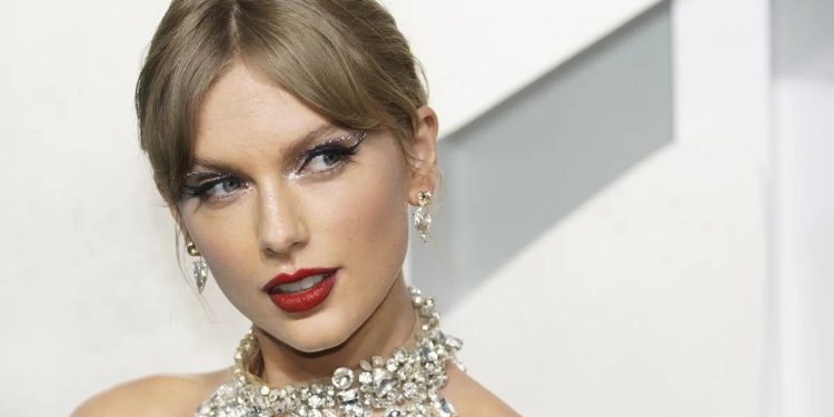 Taylor Swift dirigirá su primera película y establece su siguiente era en el cine