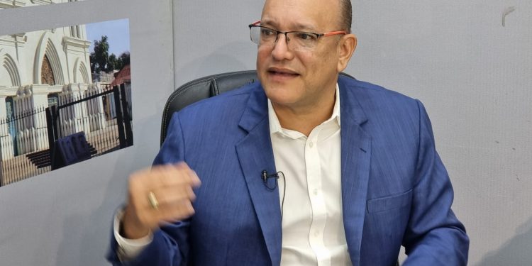 Ulises Rodrígue resalta inversiónGobierno diversas obras Santiago