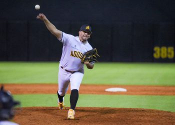 Águilas apalean Gigantes 9-0 en inicio semifinal
