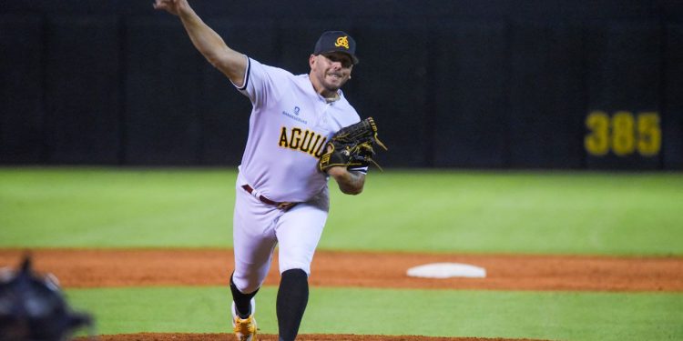 Águilas apalean Gigantes 9-0 en inicio semifinal