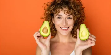 Mujer, grasa abdominal y aguacate: una relación ventajosa