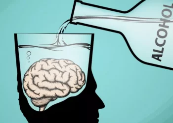 Botellón y riesgo de demencia: cómo proteger el cerebro de los efectos del alcohol