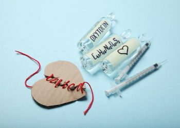 Oxitocina: de hormona del amor a medicamento para el parto