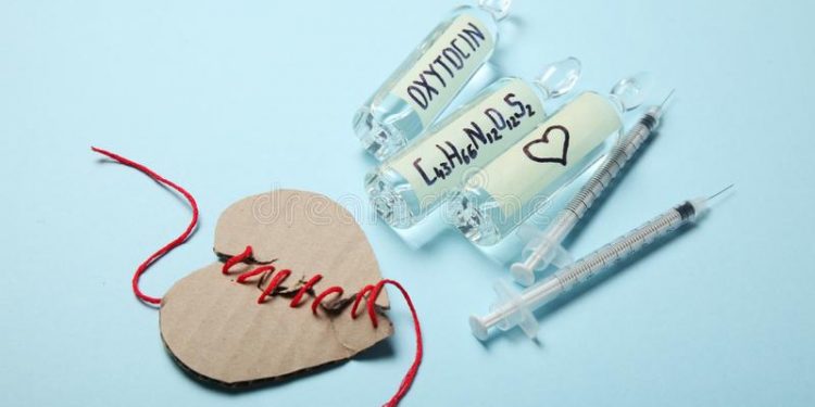 Oxitocina: de hormona del amor a medicamento para el parto