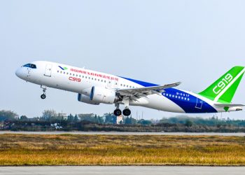 Entregan el primer avión C919, rival ‘made in China’ del Boeing 737 y del Airbus A320