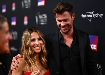 Elsa Pataky eclipsa con su vestido rojo