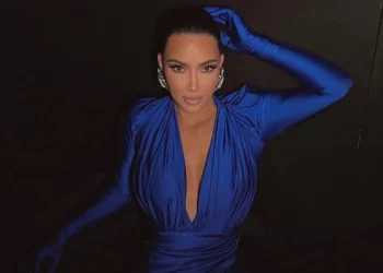 Kim contrata a un pianista para sus hijos