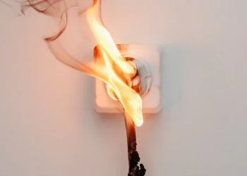 Incendio en casa: ¿qué hacer ante las intoxicaciones y quemaduras?