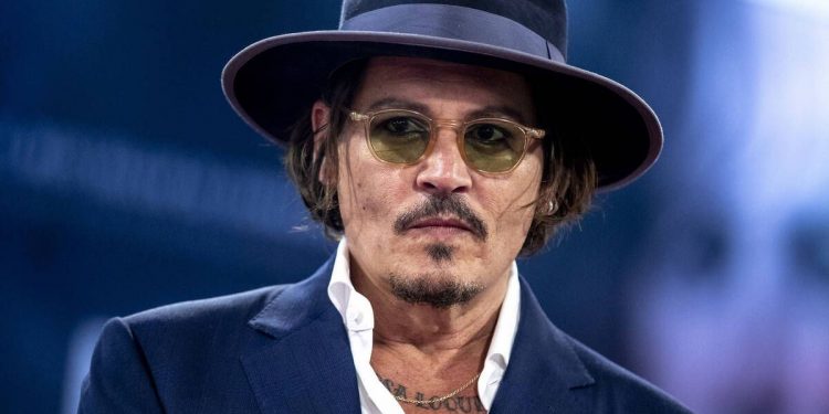 Johnny Depp reaparece como Jack Sparrow para enviar un tierno mensaje