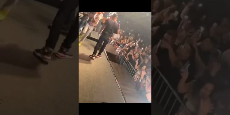 Kiko el Crazy sufre caída durante concierto con El Alfa