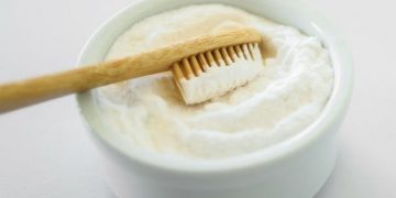 Aceite de coco para blanqueamiento dental: ¿es eficaz?