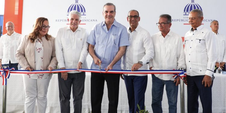 Presidente Abinader encabeza acto inaugural remodelación autopista Santiago-Navarrete