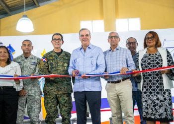 Abinader inaugura obras en provincia Santo Domingo; destinan RD$1,600 millones para calles, aceras y contenes en San Isidro y San Luis