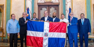 Presidente Abinader recibe a los campeones nacionales Tigres del Licey