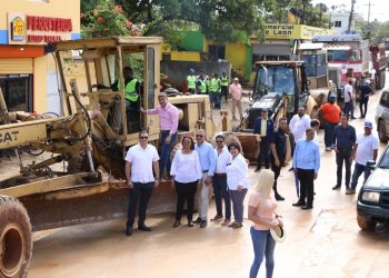 Llegaron los Reyes Magos a Las Galeras, Samaná; Agricultura construye 44 km de caminos rurales