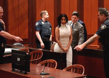 Cardi B falla en cumplir con sentencia de servicios comunitarios y jueza le concede extensión hasta marzo