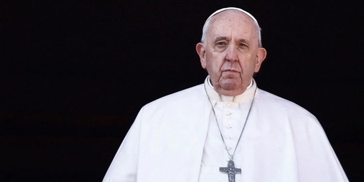 El papa Francisco lamentó el intento de golpe de Estado en Brasil y alertó sobre el debilitamiento de la democracia