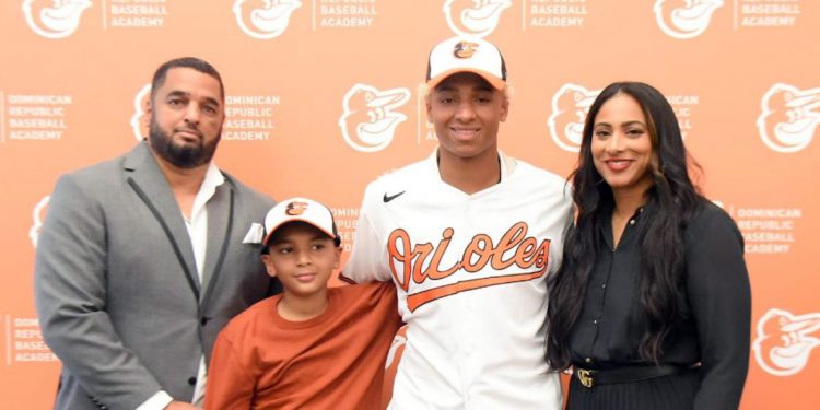 Equipos de MLB firman cuatro prospectos de la Academia de Béisbol Mícalo Bermúdez
