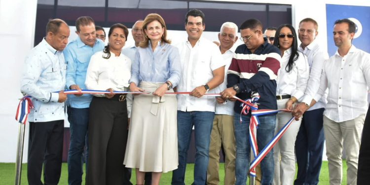 Gobierno inaugura planta de tratamiento de aguas residuales en Fantino