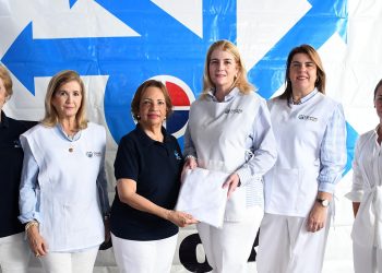 ADOVOHS inicia la celebración de sus bodas de oro, donando 700 juegos de sábanas a hospitales y asilos