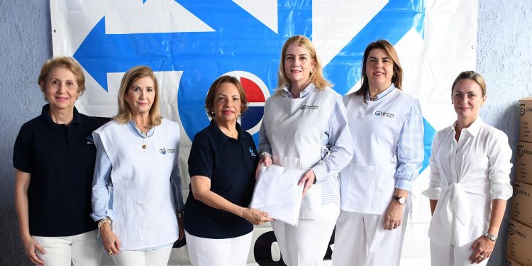 ADOVOHS inicia la celebración de sus bodas de oro, donando 700 juegos de sábanas a hospitales y asilos
