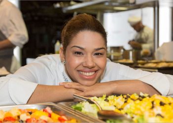 María Marte cumple su sueño: una escuela de cocina “accesible para todos”