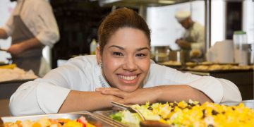 María Marte cumple su sueño: una escuela de cocina “accesible para todos”