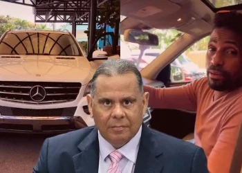 Juan Ramón Gómez Díaz le regala vehículo a Fausto Mata