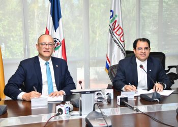 Proindustria y PUCMM firman acuerdo de colaboración