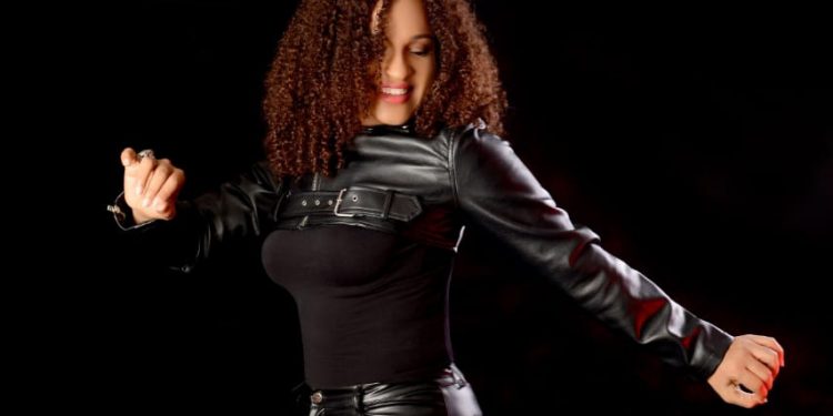 Yasmina Ponce, “La Reina de la bachata”, el 2022 un gran año en su carrera artística