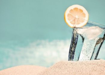 Las bebidas que mejor quitan la sed (después del agua)