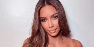 Kim Kardashian presume de belleza natural en TikTok