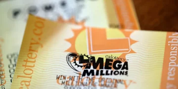 Historia en EEUU: acertó los seis números de la lotería Mega Million, ganó USD 1.350 millones y venció a la mala fortuna del viernes 13
