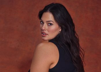 Ashley Graham posa desnuda