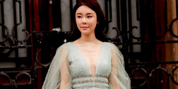 ¡Sin piedad! Trágico final de Modelo Abby Choi por una disputa familiar