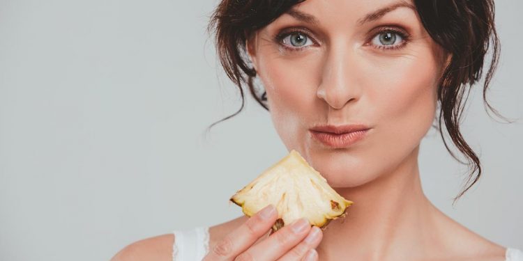 Me pica la boca al comer piña, ¿cómo puedo saber si tengo alergia?