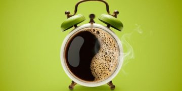 ¿A qué hora debes dejar de tomar café para dormir bien?