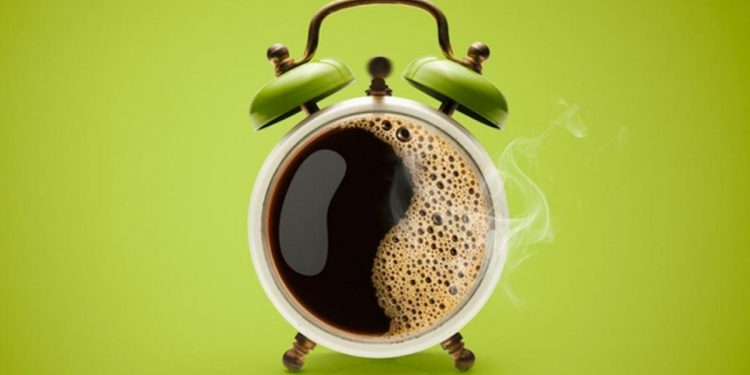 ¿A qué hora debes dejar de tomar café para dormir bien?