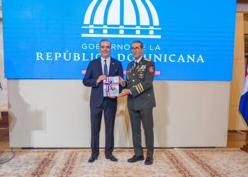 Abinader dice el Libro Blanco de la Defensa de RD es instrumento vivo para enriquecer con la sociedad