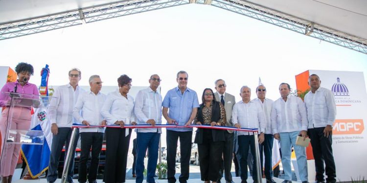 Presidente Abinader inaugura 6 nuevas obras en el Este