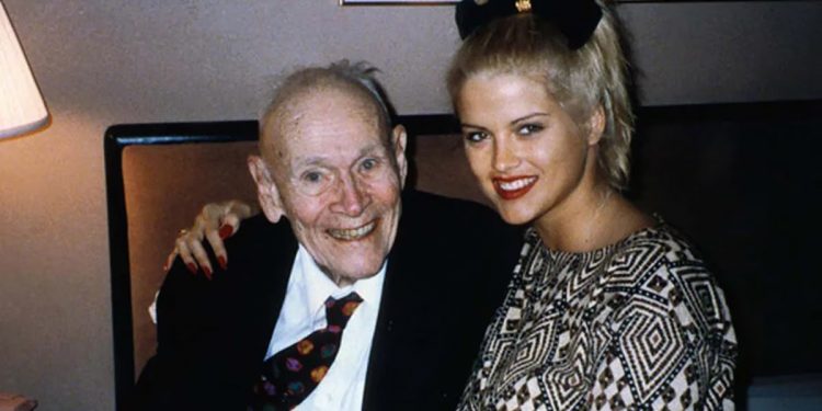 La muerte trágica de la conejita de Playboy que se casó con un anciano millonario que la desheredó