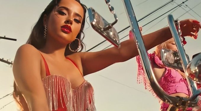 Becky G grabó tema y videoclip con Omega en República Dominicana