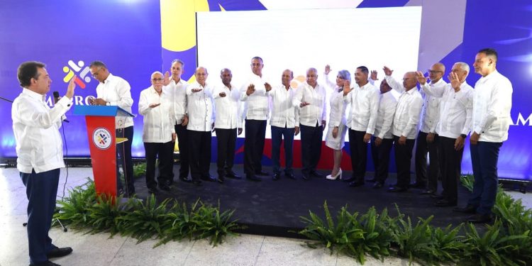 Bisonó afirma apoyo de comerciantes a medidas del presidente Abinader ha contribuido a vencer obstáculos, fortalecer la economía y mantener la paz social