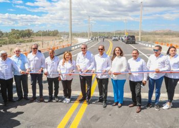 Al inaugurar Circunvalación de Azua, Presidente Abinader invita oposición a caerle atrás y lo vean trabajando por el desarrollo del país